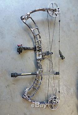 Prime Model RIZE 82x Aluminum Hunting Bow, Right Handed 33 50-60 LB with Bstinger